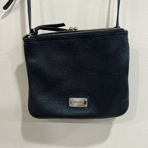 (27) Nine West crossbody purse
